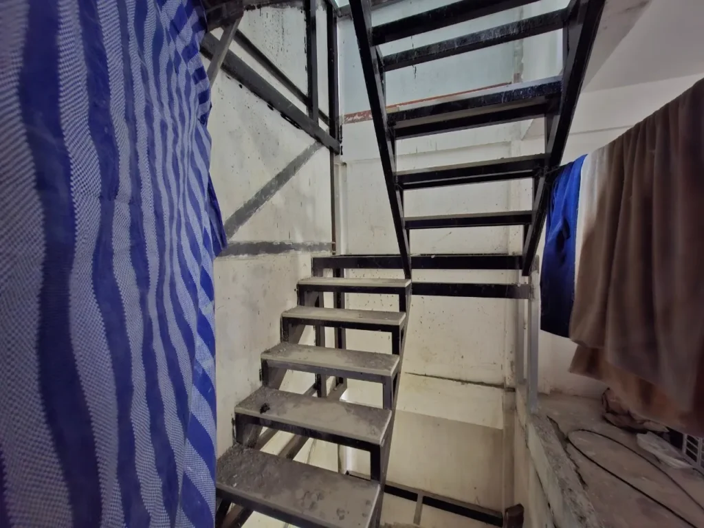 LINE_ALBUM_สุขุมวิท 33_241126_10_6