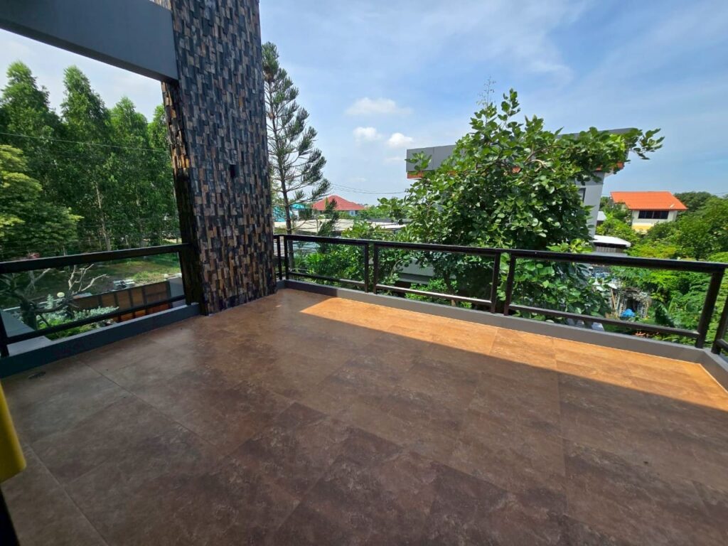 LINE_ALBUM__2944_250524_3