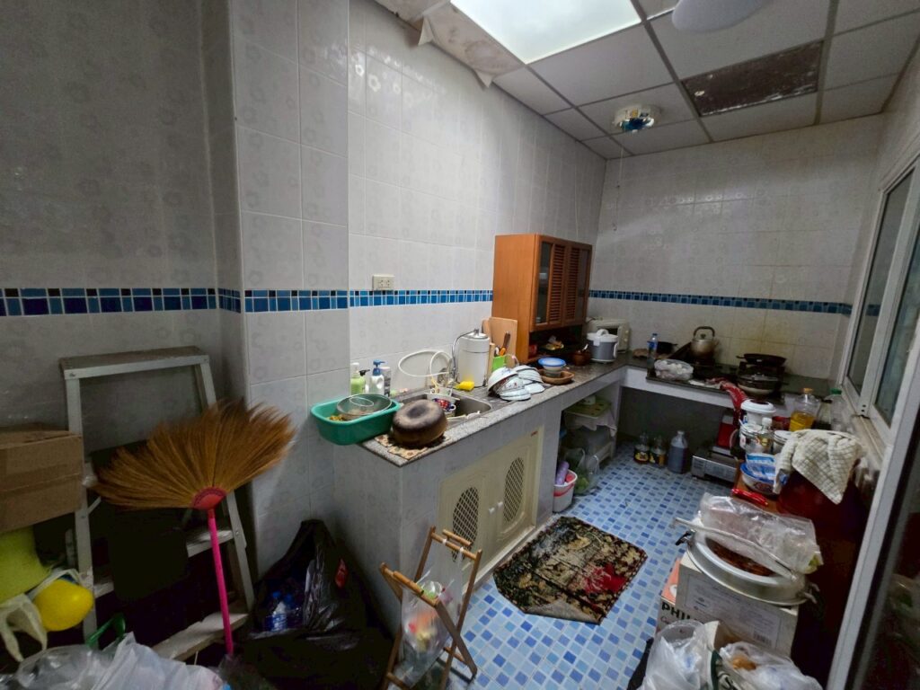 LINE_ALBUM__E002_250519_1