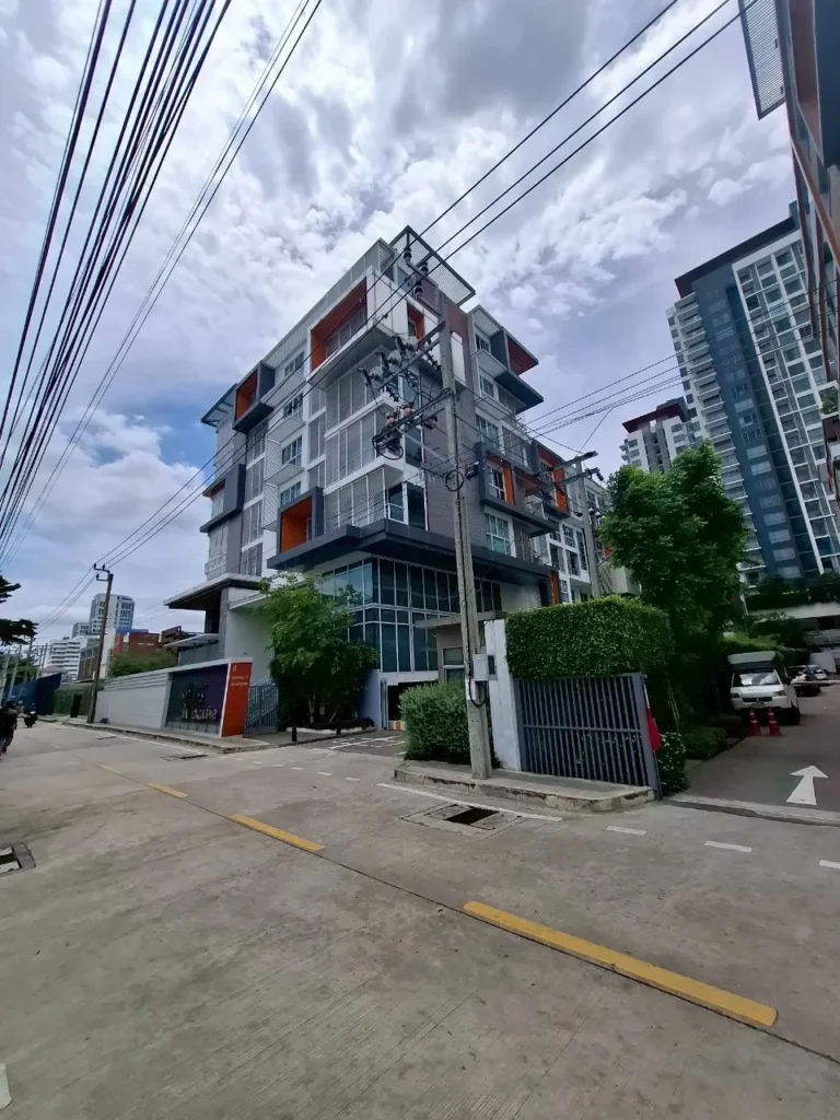 LINE_ALBUM_สุขุมวิท 64_250622_2_2